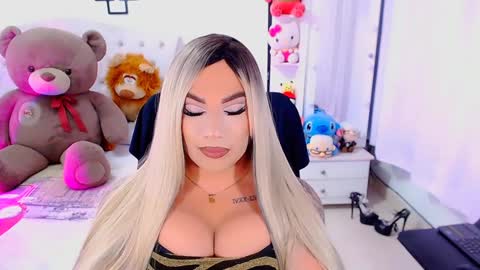 Snapshot of valentinaxqueen chatting on January 14, 2025, 10:23 pm    online show from January 14, 2025, 10:23 pm