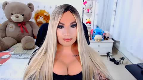 Snapshot of valentinaxqueen chatting on January 16, 2025, 1:27 am    online show from January 16, 2025, 1:27 am
