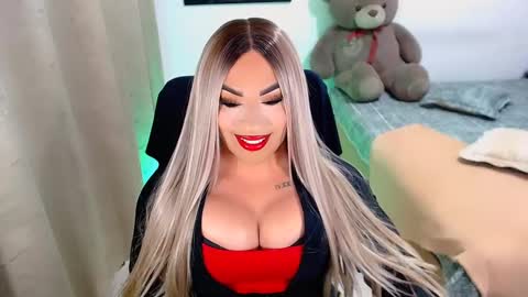 Snapshot of valentinaxqueen chatting on February 15, 2025, 9:04 pm    online show from February 15, 2025, 9:04 pm
