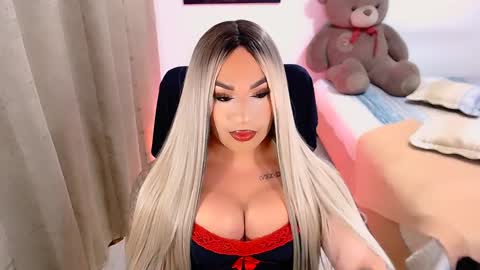 Snapshot of valentinaxqueen chatting on February 20, 2025, 10:26 pm    online show from February 20, 2025, 10:26 pm
