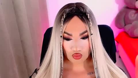 Snapshot of valentinaxqueen chatting on February 28, 2025, 12:21 am    online show from February 28, 2025, 12:21 am