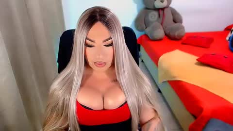 Snapshot of valentinaxqueen chatting on March 1, 2025, 11:15 pm    online show from March 1, 2025, 11:15 pm