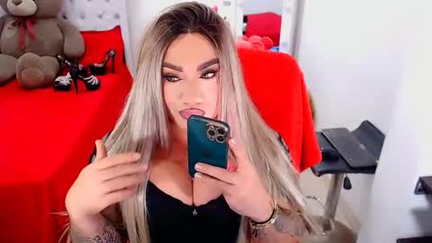 Snapshot of valentinaxqueen chatting on October 5, 2025, 12:53 am    online show from October 5, 2025, 12:53 am