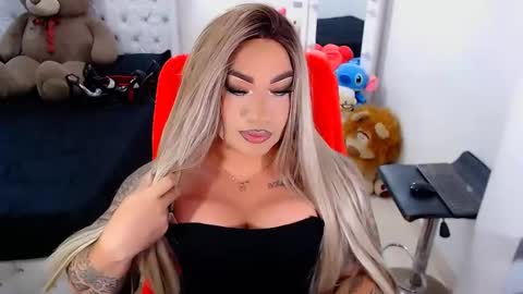 Snapshot of valentinaxqueen chatting on October 7, 2025, 12:41 am    online show from October 7, 2025, 12:41 am