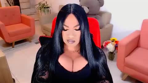 Snapshot of valentinaxqueen chatting on October 26, 2025, 11:53 pm    online show from October 26, 2025, 11:53 pm
