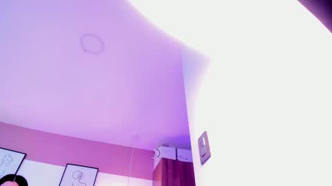 Mia  online show from November 23, 2025, 7:35 pm