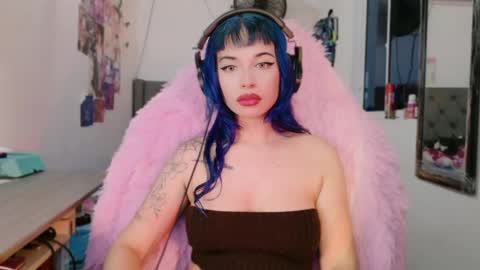 Danielle  Please help me to reach 300 thumbs up online show from December 4, 2025, 6:12 am