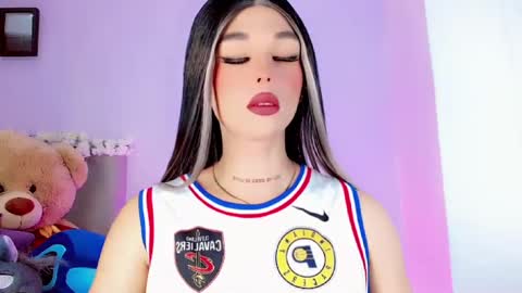 Snapshot of valentinne_marian chatting on January 18, 2025, 6:45 am Marian online show from January 18, 2025, 6:45 am