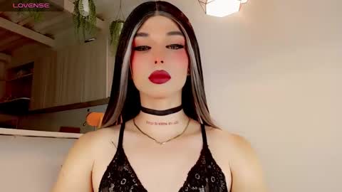 Snapshot of valentinne_marian chatting on February 23, 2025, 4:17 am Marian online show from February 23, 2025, 4:17 am