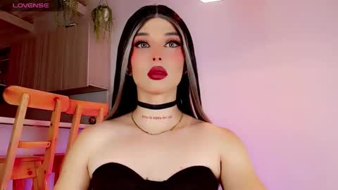 Snapshot of valentinne_marian chatting on February 26, 2025, 5:31 am Marian online show from February 26, 2025, 5:31 am