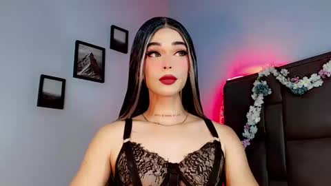 Snapshot of valentinne_marian chatting on September 13, 2025, 8:03 am Marian online show from September 13, 2025, 8:03 am