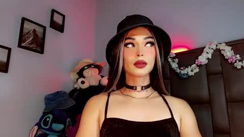 Snapshot of valentinne_marian chatting on October 2, 2025, 11:17 am Marian online show from October 2, 2025, 11:17 am