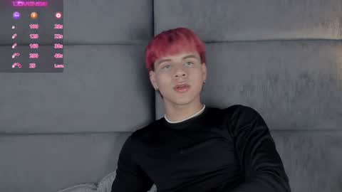 valentino moon online show from December 6, 2024, 2:46 am