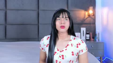 valentino moon online show from September 22, 2025, 2:35 am