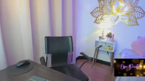 Snapshot of valeperez24 chatting on October 31, 2025, 12:33 am Valery And Daniel online show from October 31, 2025, 12:33 am