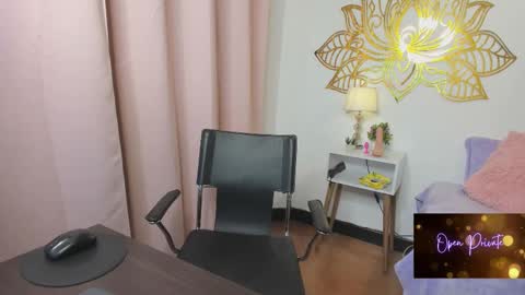 Snapshot of valeperez24 chatting on November 6, 2025, 1:39 am Valery And Daniel online show from November 6, 2025, 1:39 am