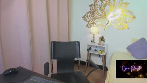 Snapshot of valeperez24 chatting on November 23, 2025, 2:00 am Valery And Daniel online show from November 23, 2025, 2:00 am