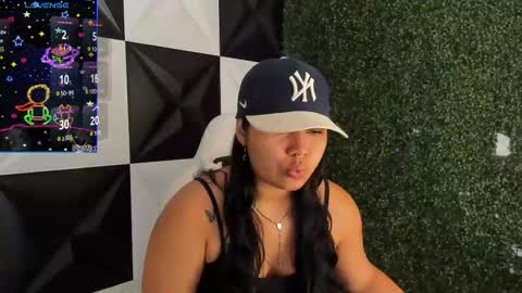 valeri_harpers4 online show from November 9, 2025, 7:45 pm