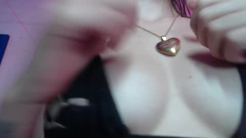 Snapshot of valeria_mendozza chatting on December 25, 2024, 7:46 am   online show from December 25, 2024, 7:46 am