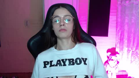 Snapshot of valeria_mendozza chatting on December 31, 2024, 5:44 am   online show from December 31, 2024, 5:44 am