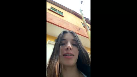 Snapshot of valeria_mendozza chatting on January 1, 2025, 11:16 am   online show from January 1, 2025, 11:16 am