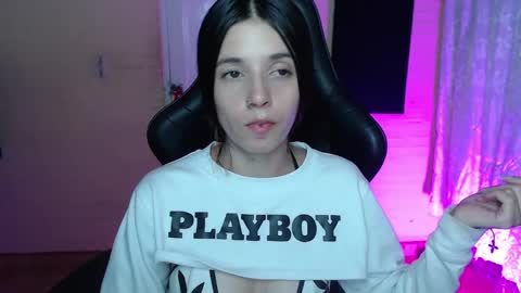 Snapshot of valeria_mendozza chatting on February 14, 2025, 8:31 am   online show from February 14, 2025, 8:31 am