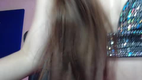 Snapshot of valeria_mendozza chatting on February 23, 2025, 9:00 am   online show from February 23, 2025, 9:00 am