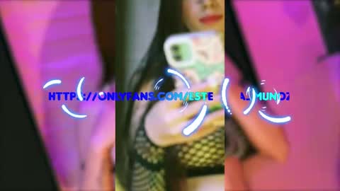 Snapshot of valeria_mendozza chatting on March 10, 2025, 8:04 am   online show from March 10, 2025, 8:04 am