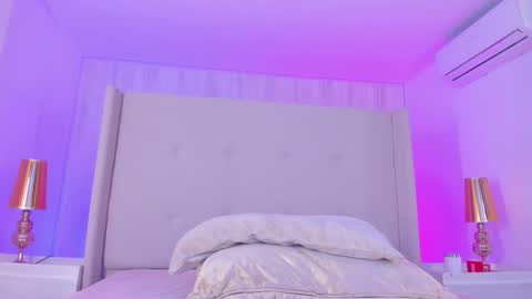 Snapshot of valeriah_ chatting on November 13, 2025, 12:04 pm Valeria online show from November 13, 2025, 12:04 pm