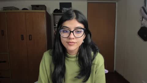 Snapshot of valerie__sky chatting on December 18, 2024, 4:20 am Val online show from December 18, 2024, 4:20 am