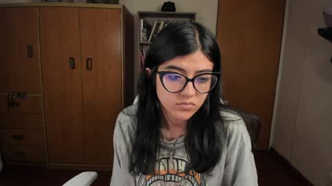 Snapshot of valerie__sky chatting on January 17, 2025, 3:55 am Val online show from January 17, 2025, 3:55 am