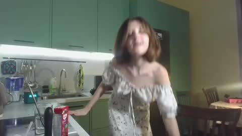 Snapshot of valerie_mooon chatting on February 6, 2025, 9:06 pm Kristi moony online show from February 6, 2025, 9:06 pm