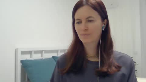 valerie_rose777 online show from February 17, 2025, 7:42 pm