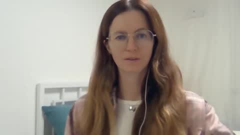 valerie_rose777 online show from October 11, 2025, 7:34 pm