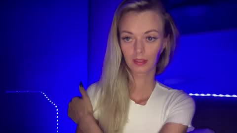 Valerie  online show from September 14, 2025, 8:41 pm