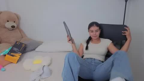 Juli C online show from October 30, 2025, 1:07 am