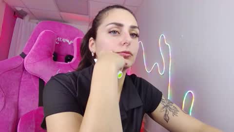 Valerie online show from November 25, 2025, 4:18 pm