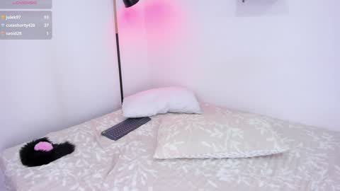Snapshot of valery__nova chatting on December 2, 2024, 7:49 pm Cris online show from December 2, 2024, 7:49 pm