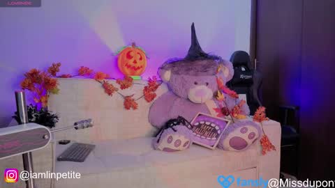 Snapshot of valery_dupont chatting on October 30, 2025, 3:41 am Valery Lin Dupont online show from October 30, 2025, 3:41 am