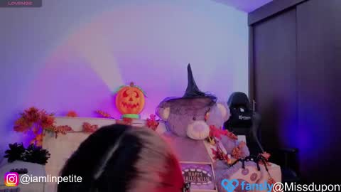 Snapshot of valery_dupont chatting on October 31, 2025, 3:18 am Valery Lin Dupont online show from October 31, 2025, 3:18 am