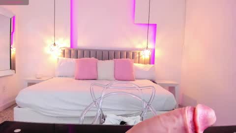 Snapshot of valerynova chatting on February 11, 2025, 5:40 pm Carla online show from February 11, 2025, 5:40 pm