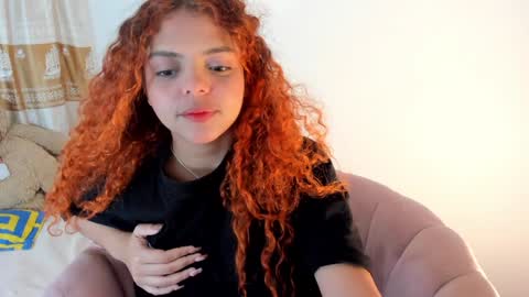 Snapshot of valientegirl_ chatting on January 2, 2025, 1:40 pm VALIENTE online show from January 2, 2025, 1:40 pm