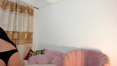 Snapshot of valientegirl_ chatting on January 8, 2025, 8:27 am VALIENTE online show from January 8, 2025, 8:27 am