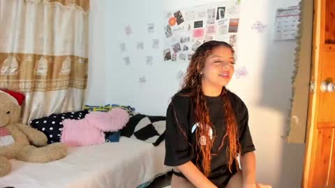 Snapshot of valientegirl_ chatting on January 31, 2025, 2:37 am VALIENTE online show from January 31, 2025, 2:37 am