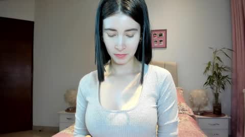 Snapshot of vallejo_macarena chatting on September 18, 2025, 2:35 am Macarena online show from September 18, 2025, 2:35 am