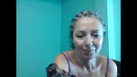 Snapshot of valleriwind chatting on February 19, 2025, 12:33 pm ValleriWind online show from February 19, 2025, 12:33 pm