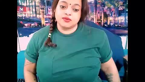 Snapshot of valleyval chatting on January 6, 2025, 6:36 am indianvalvet priya is back online show from January 6, 2025, 6:36 am