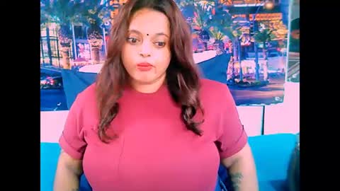 Snapshot of valleyval chatting on February 5, 2025, 6:35 am indianvalvet priya is back online show from February 5, 2025, 6:35 am