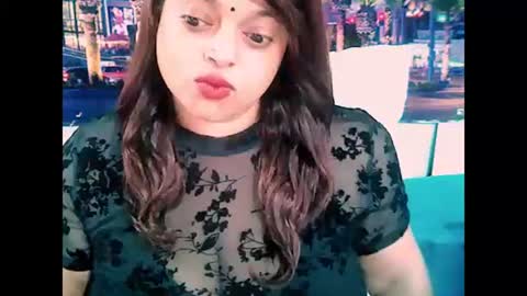 Snapshot of valleyval chatting on February 7, 2025, 6:24 am indianvalvet priya is back online show from February 7, 2025, 6:24 am