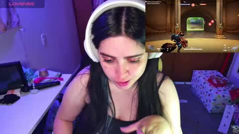 Snapshot of vallolet1_ chatting on December 23, 2024, 8:11 am Im Violet online show from December 23, 2024, 8:11 am
